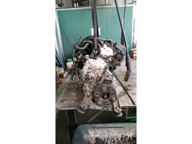 MOTOR CON ACCESORIOS SIN CAJA DE CAMBIOS BMW 320D