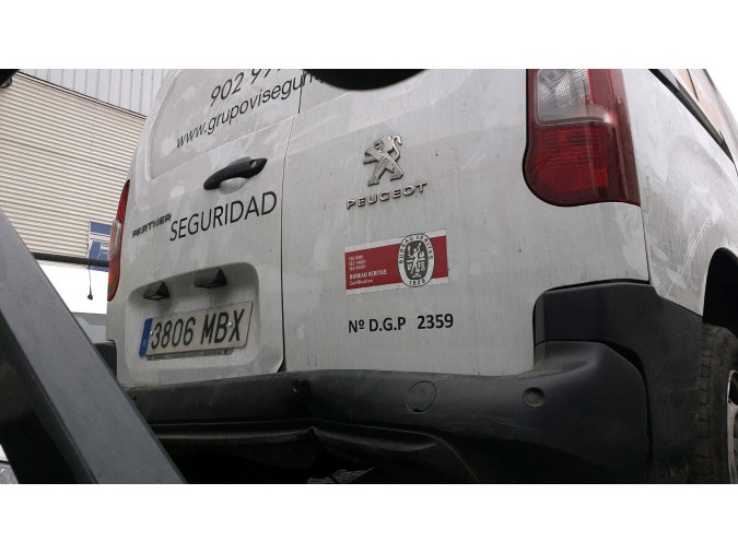 MANGUETA DELANTERA IZQUIERDA PEUGEOT PARTNER 2022