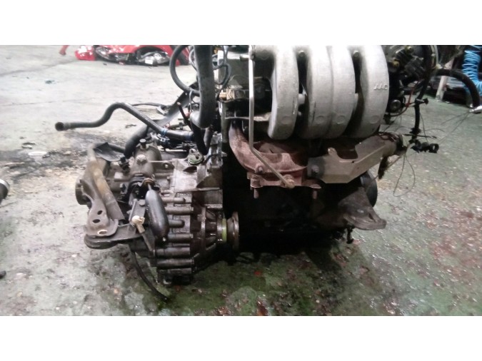 MOTOR CON ACCESORIOS Y CAJA DE CAMBIOS VOLKSWAGEN GOLF 1993