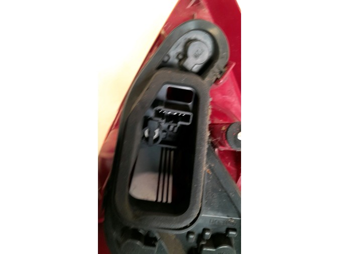 PILOTO TRASERO IZQUIERDO PEUGEOT 207 2008