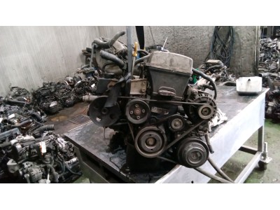 MOTOR CON ACCESORIOS Y CAJA DE CAMBIOS TOYOTA CARINA 1998