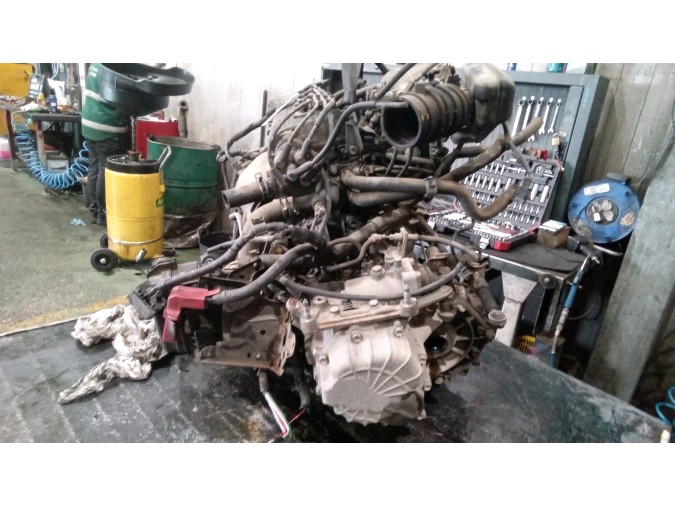MOTOR CON ACCESORIOS Y CAJA DE CAMBIOS TOYOTA CARINA 1998