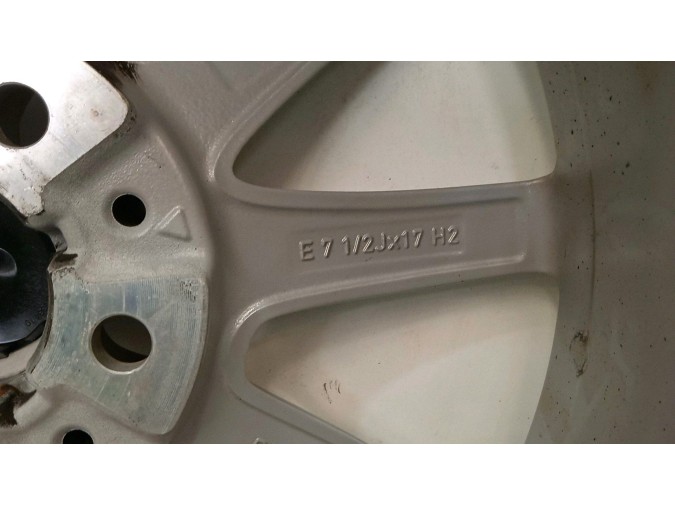 LLANTA ALUMINIO BMW SERIE 1 2015