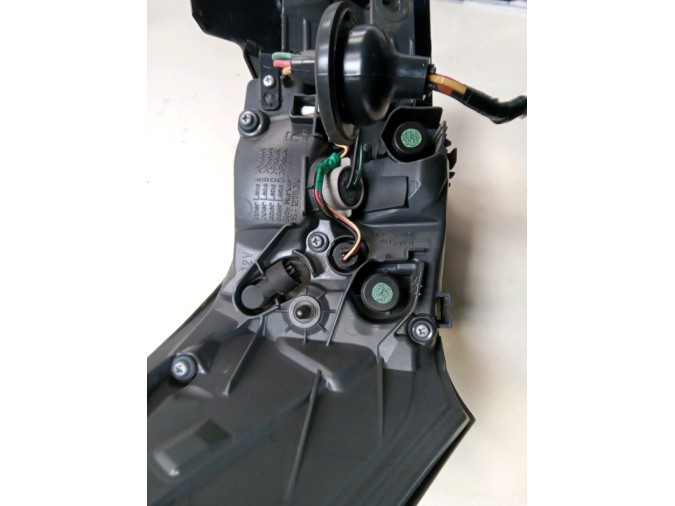PILOTO TRASERO DERECHO LEXUS CT 200H 2016