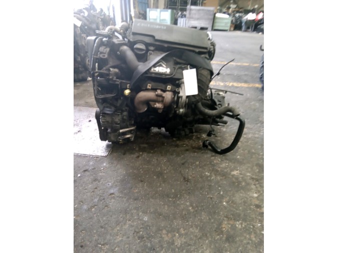 MOTOR CON ACCESORIOS Y CAJA DE CAMBIOS  2005