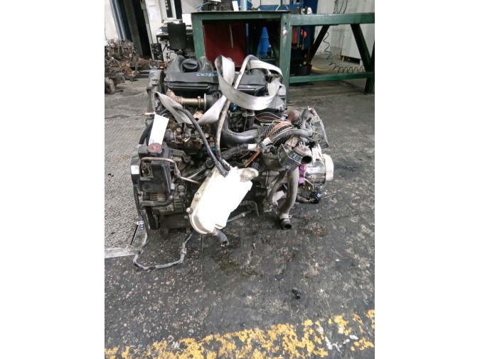 MOTOR CON ACCESORIOS Y CAJA DE CAMBIOS PEUGEOT 206