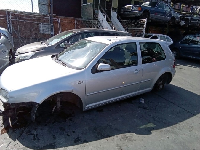 ELEVALUNAS DELANTERO DERECHO VOLKSWAGEN GOLF 2002