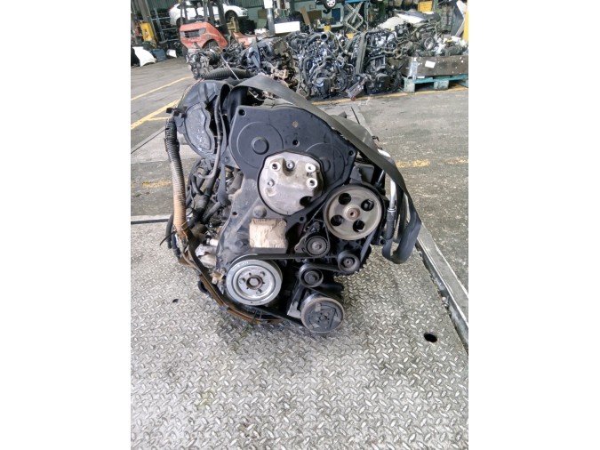 MOTOR CON ACCESORIOS Y CAJA DE CAMBIOS PEUGEOT 206 2004