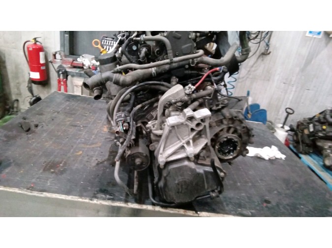 MOTOR CON ACCESORIOS SIN CAJA DE CAMBIOS VOLKSWAGEN BORA 2003