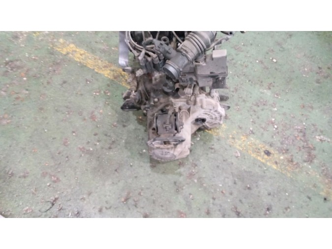MOTOR CON ACCESORIOS Y CAJA DE CAMBIOS HYUNDAI ACCENT 2001