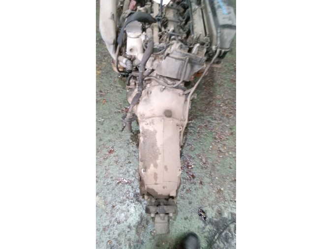 MOTOR CON ACCESORIOS Y CAJA DE CAMBIOS MERCEDES E 320 CDI