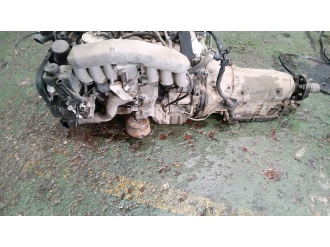 MOTOR CON ACCESORIOS Y CAJA DE CAMBIOS MERCEDES E 320 CDI