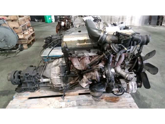 MOTOR CON ACCESORIOS Y CAJA DE CAMBIOS MERCEDES E 290 TURBODIESEL
