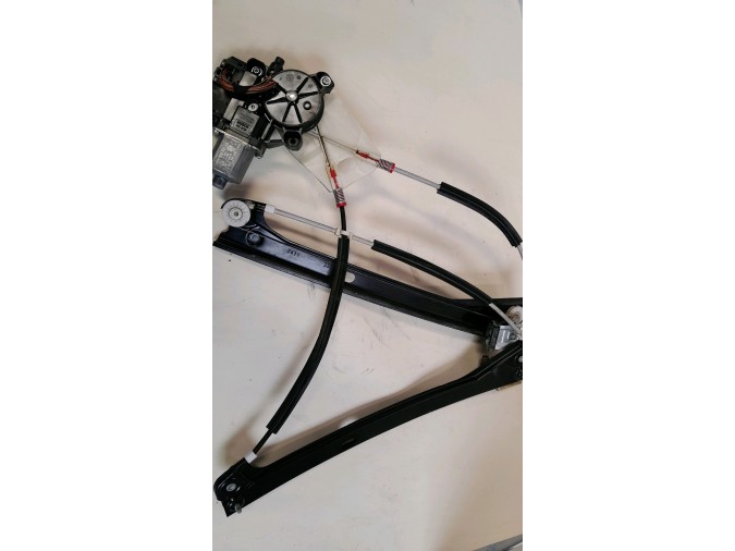 ELEVALUNAS DELANTERO IZQUIERDO VOLKSWAGEN POLO 2011