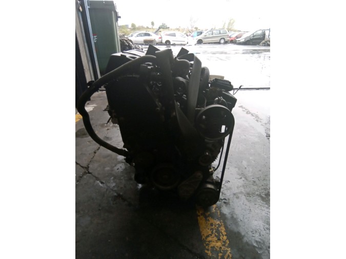 MOTOR CON ACCESORIOS Y CAJA DE CAMBIOS PEUGEOT 405 1993