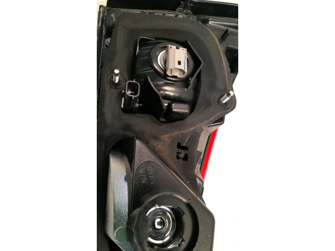 PILOTO  TRASERO DERECHO INTERIOR  NISSAN QASHQAI 2016