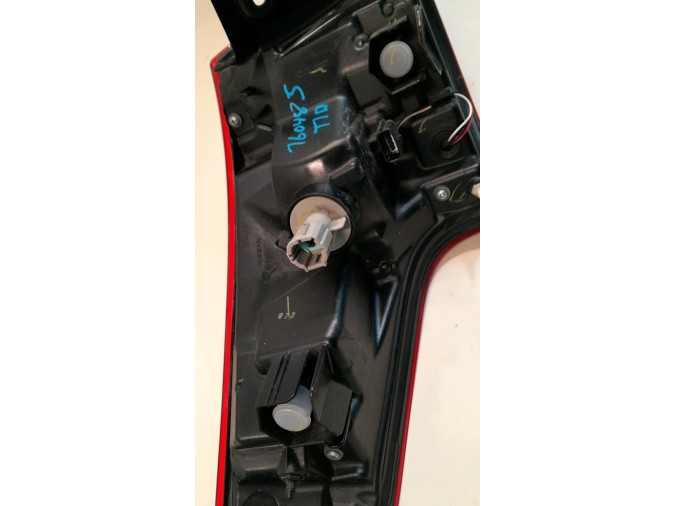 PILOTO TRASERO DERECHO NISSAN QASHQAI 2016
