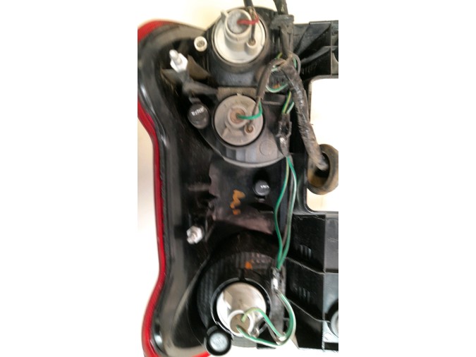 PILOTO TRASERO IZQUIERDO NISSAN NV200 2019