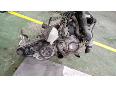 MOTOR CON ACCESORIOS Y CAJA DE CAMBIOS MERCEDES A 180 CDI