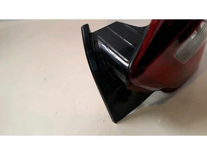 PILOTO TRASERO DERECHO NISSAN MICRA 2019
