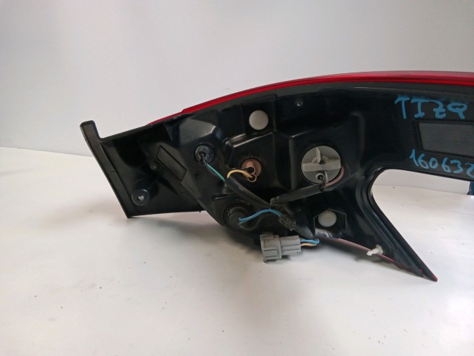 PILOTO TRASERO IZQUIERDO NISSAN MICRA 2019