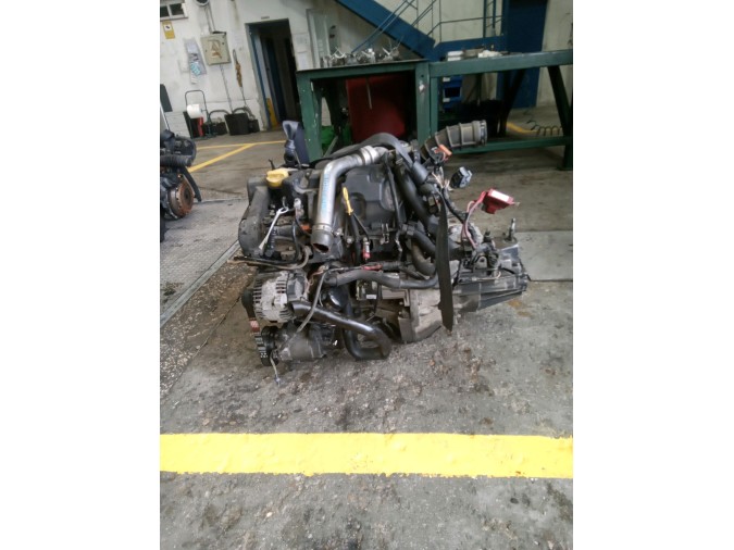 MOTOR CON ACCESORIOS Y CAJA DE CAMBIOS RENAULT MÉGANE 2006