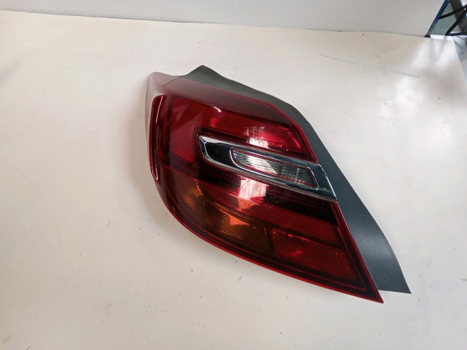 PILOTO TRASERO IZQUIERDO OPEL INSIGNIA 2014