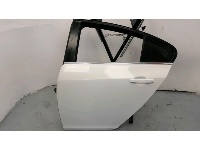 PUERTA TRASERA IZQUIERDA OPEL INSIGNIA BLANCO 2014