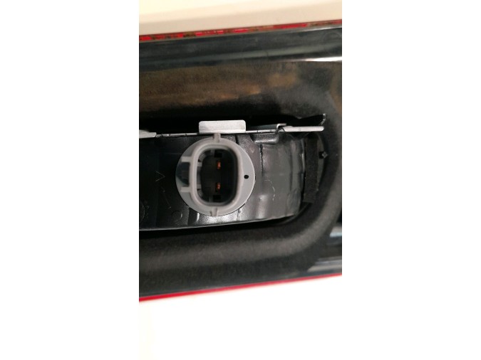 PILOTO TRASERO IZQUIERDO INTERIOR MITSUBISHI ASX 2011