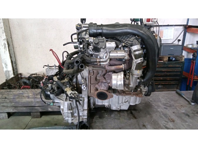MOTOR CON ACCESORIOS SIN CAJA DE CAMBIOS DACIA SANDERO
