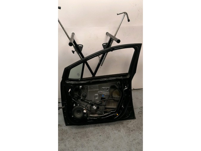 PUERTA DELANTERA DERECHA NISSAN MICRA NEGRO 2019
