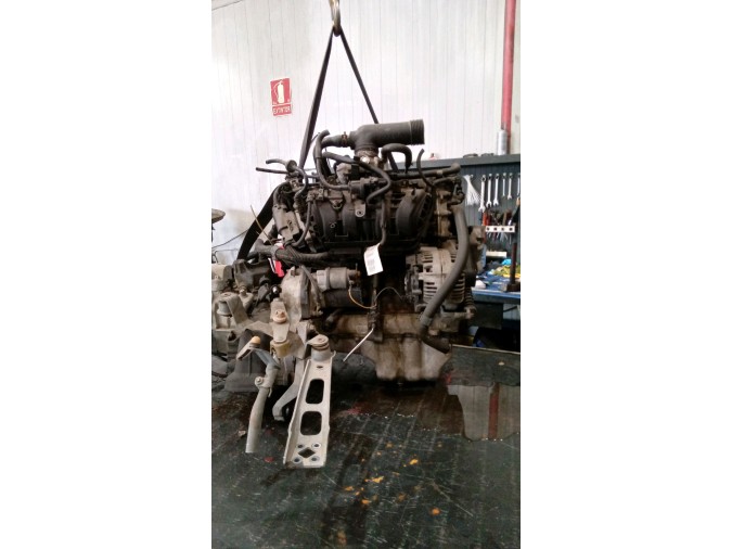 MOTOR CON ACCESORIOS Y CAJA DE CAMBIOS OPEL CORSA