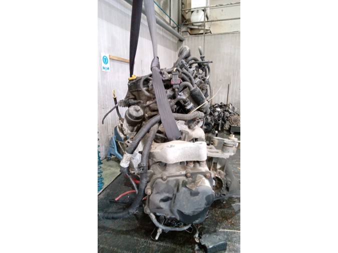 MOTOR CON ACCESORIOS Y CAJA DE CAMBIOS OPEL CORSA