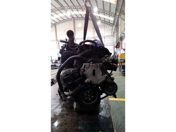 MOTOR CON ACCESORIOS Y CAJA DE CAMBIOS OPEL CORSA