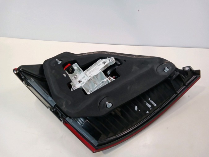 PILOTO TRASERO DERECHO MERCEDES S 320 CDI 2007