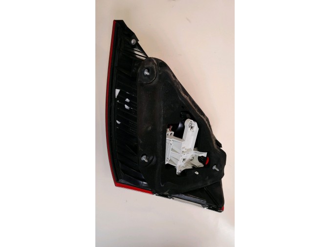 PILOTO TRASERO IZQUIERDO MERCEDES S 320 CDI 2007