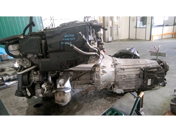MOTOR CON ACCESORIOS Y CAJA DE CAMBIOS MERCEDES S 320 CDI