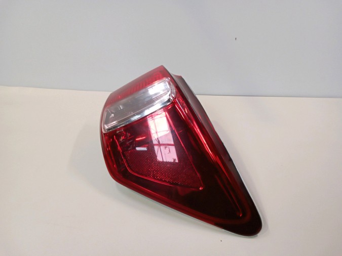 PILOTO TRASERO DERECHO LEXUS IS 200D 2011