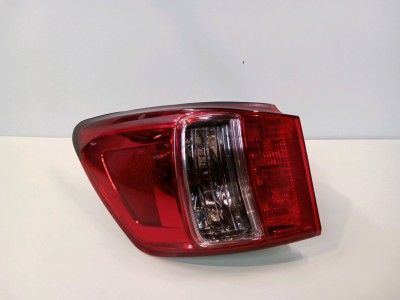 	PILOTO TRASERO IZQUIERDO EXTERIOR LEXUS IS 200D 2011