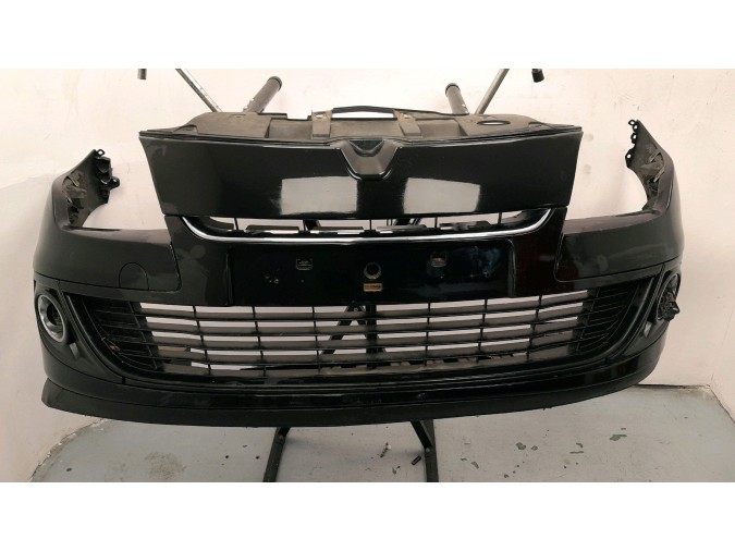 PARAGOLPES DELANTERO RENAULT MÉGANE NEGRO 2012