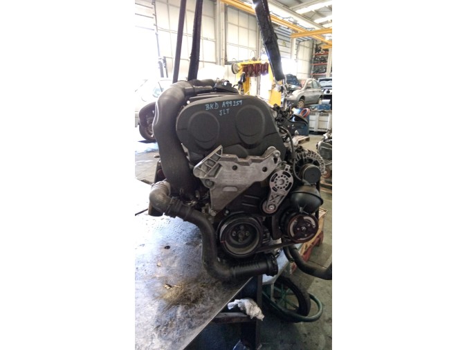 MOTOR CON ACCESORIOS Y CAJA DE CAMBIOS SEAT LEON