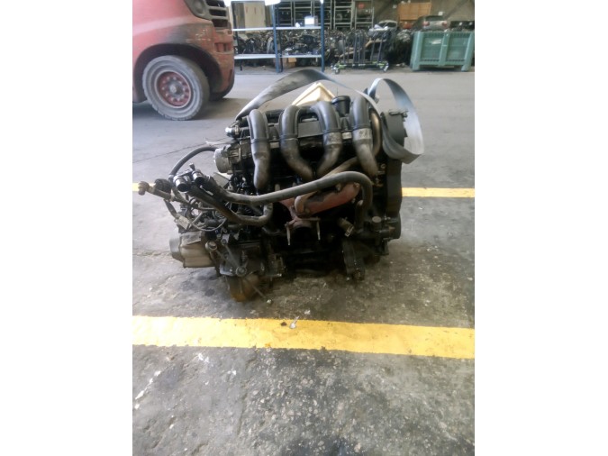 MOTOR CON ACCESORIOS Y CAJA DE CAMBIOS PEUGEOT PART CBESP.P.LAT.DW8 2001