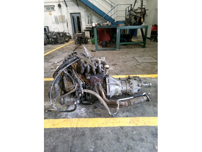 MOTOR CON ACCESORIOS Y CAJA DE CAMBIOS NISSAN SERENA 1994