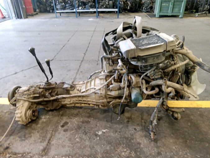 MOTOR CON ACCESORIOS Y CAJA DE CAMBIOS NISSAN PATROL 2005