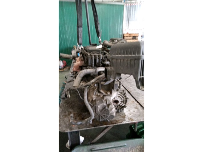 MOTOR CON ACCESORIOS Y CAJA DE CAMBIOS HYUNDAI ACCENT 1997