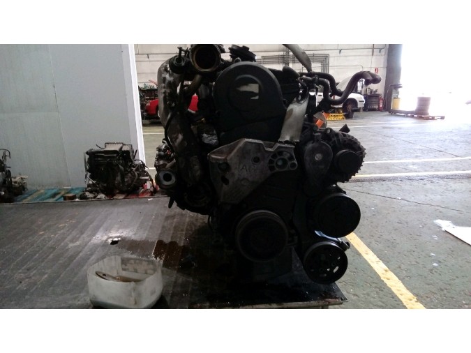 MOTOR CON ACCESORIOS Y CAJA DE CAMBIOS VOLKSWAGEN GOLF 2003