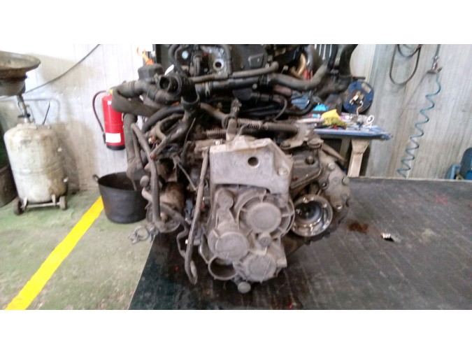 MOTOR CON ACCESORIOS Y CAJA DE CAMBIOS VOLKSWAGEN GOLF 2003