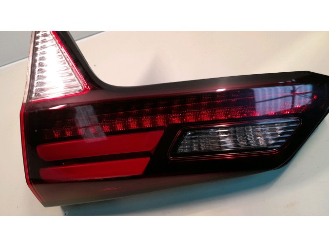 PILOTO TRASERO DERECHO INTERIOR HONDA HR-V 2016