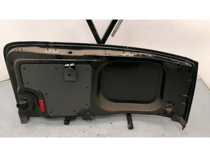 PUERTA TRASERA DERECHA DE CARGA MERCEDES CITAN NEGRA 2018