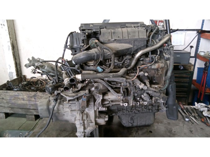 MOTOR CON ACCESORIOS Y CAJA DE CAMBIOS CITROEN C3 2004